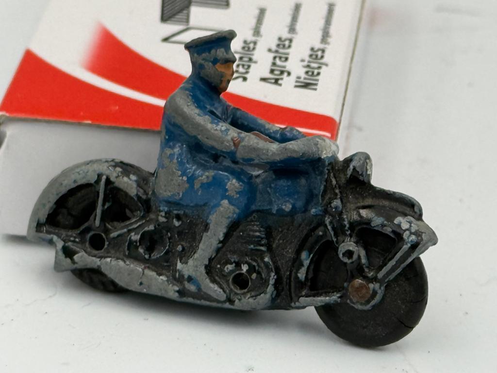 Dinky Toys police motorcycle patrol (motor only), Ophalen of Verzenden, Zo goed als nieuw, Dinky Toys