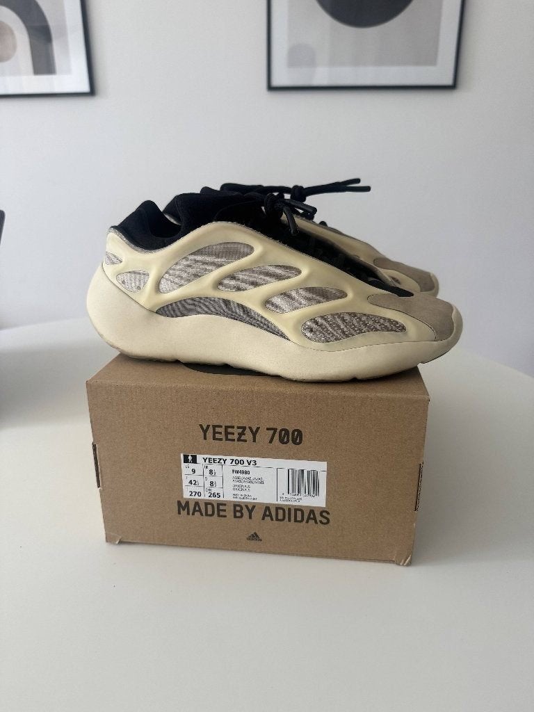 Adidas Yeezy Boost 700 V3 Azael maat 42 2/3, Kleding | Heren, Overige kleuren, Ophalen of Verzenden, Sneakers of Gympen, Adidas