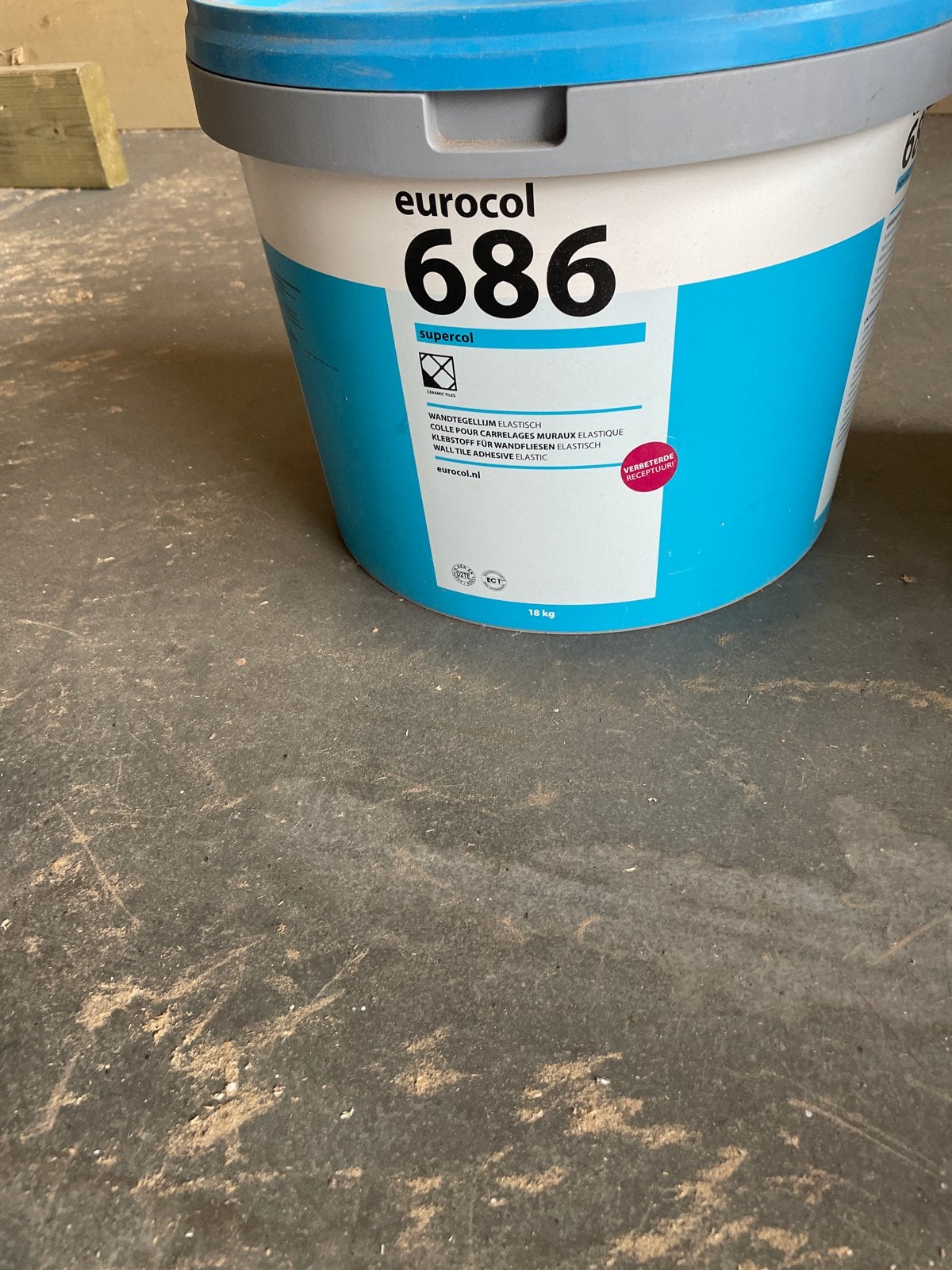 Eurocol 686 Supercol Wandtegellijm & 099 Dispersieprimer, Doe-het-zelf en Verbouw, 20 liter of meer, Ophalen, Nieuw