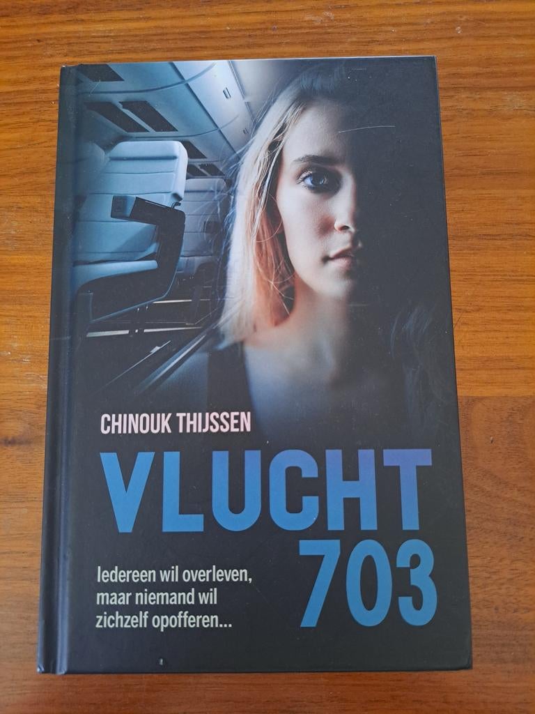 Chinouk Thijssen - Vlucht 703, Ophalen of Verzenden, Zo goed als nieuw, Chinouk Thijssen
