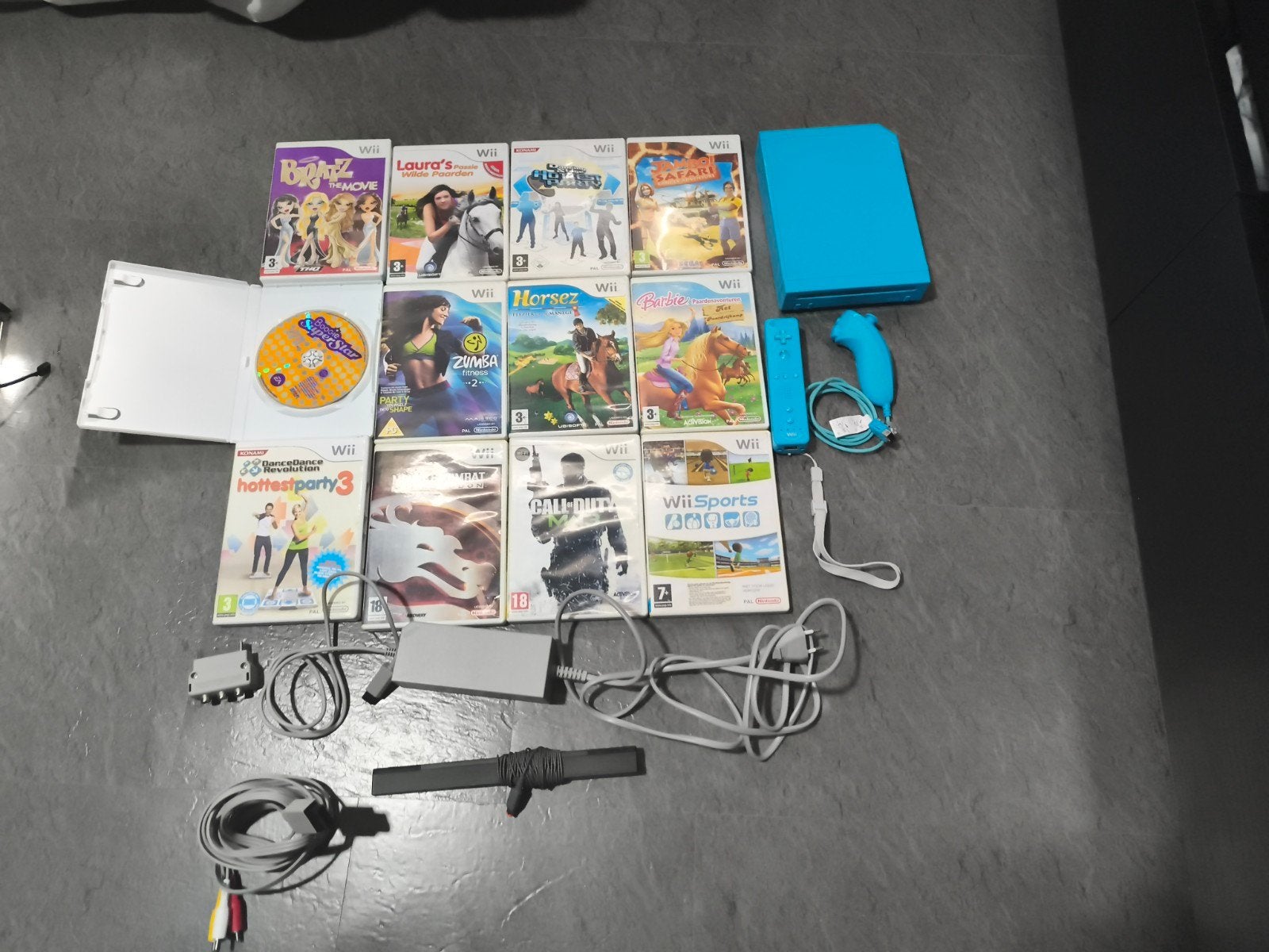 Limited Edition Sonic Wii met accessoires en games, Spelcomputers en Games, Ophalen of Verzenden, Gebruikt, Met 1 controller, Met games