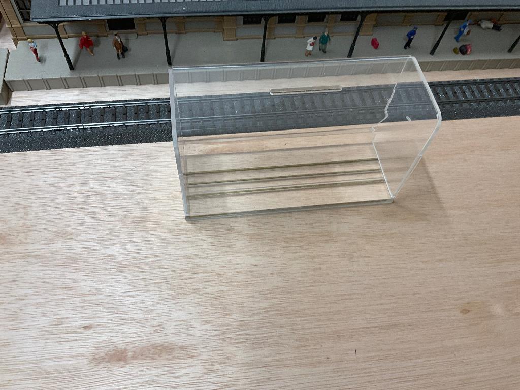 Modeltrein   Lokvitrine, Locomotief, Gelijkstroom of Wisselstroom, Ophalen of Verzenden, Zo goed als nieuw