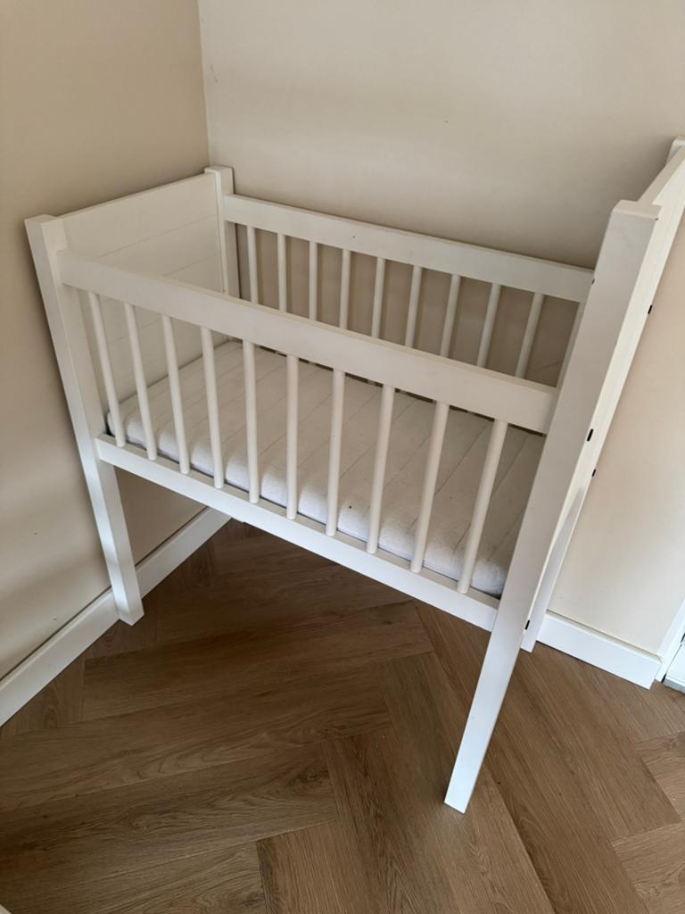 Kidsmill wieg Noa mat wit incl matras 40x80cm, Kinderen en Baby's, Babywiegjes en Ledikanten, Ophalen, Zo goed als nieuw, Wieg