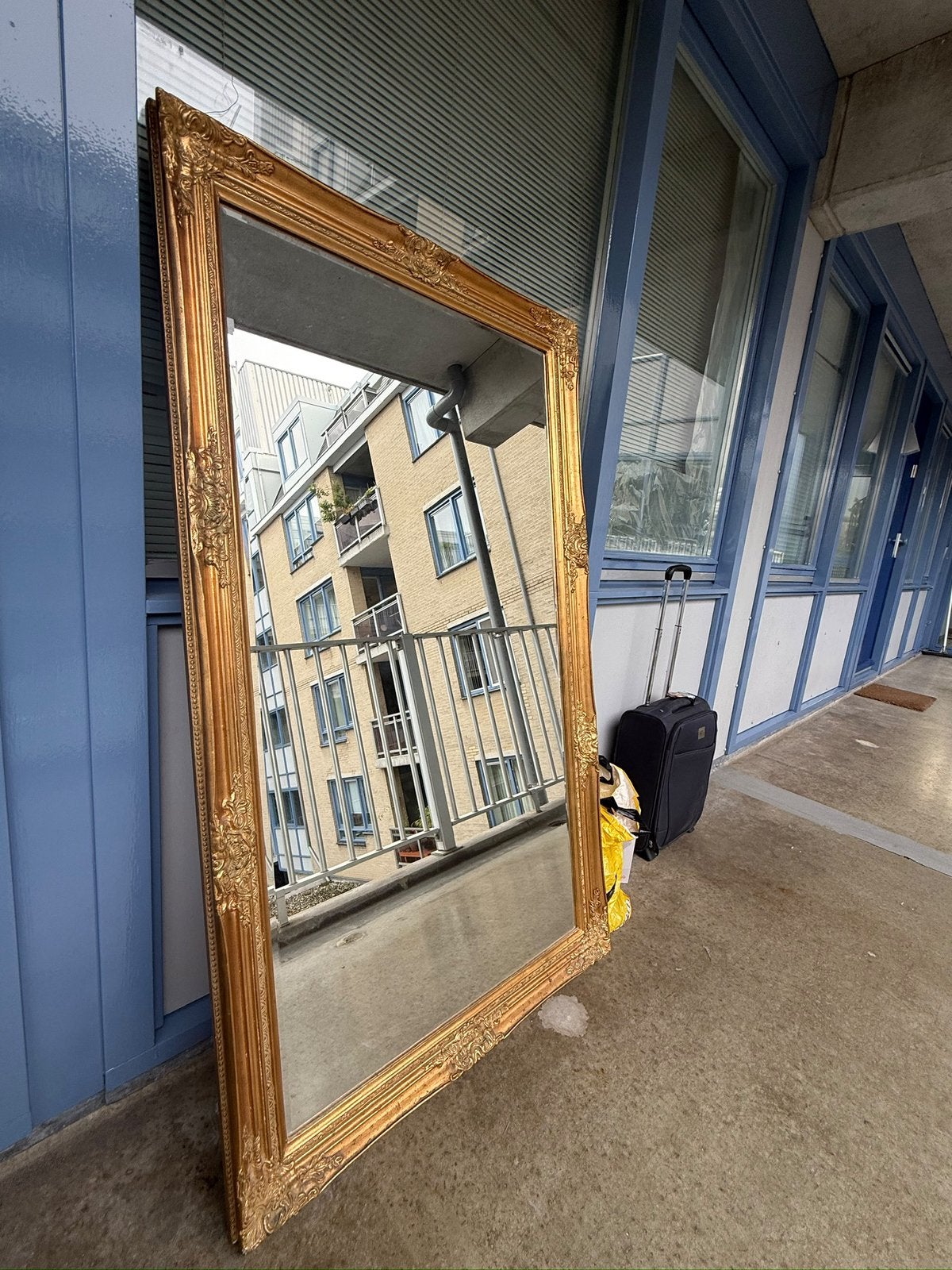 Grote spiegel met gouden baroklijst 143 x 83.5 x 4.5cm, Huis en Inrichting, Ophalen, Gebruikt, 100 tot 150 cm, 75 tot 100 cm