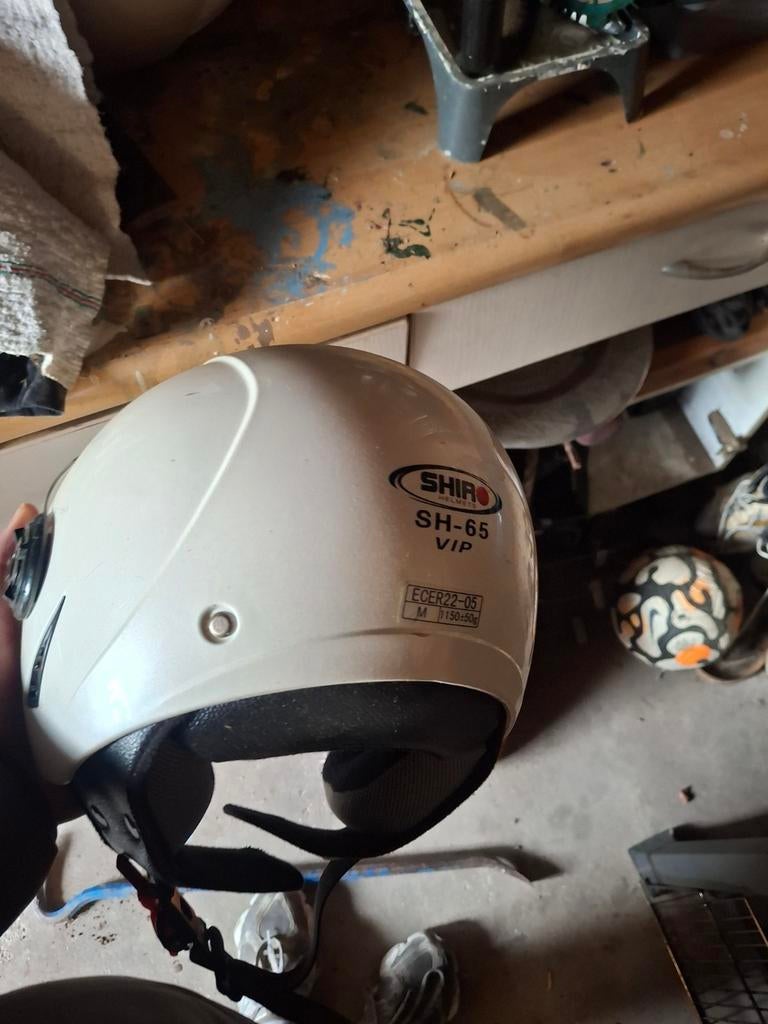 2 Scooter Helmen zijn nu nog vies wordt schoongemaakt, Fietsen en Brommers, Brommerhelmen, Ophalen of Verzenden, Gebruikt, Shiro
