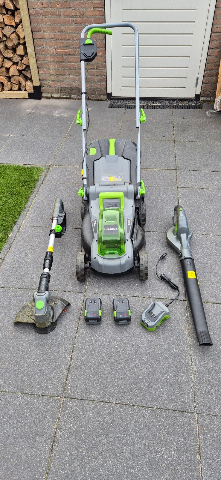 Lux accu-/grasmaaier / bladblazer / kantenmaaier incl accu's, Tuin en Terras, Ophalen, Gebruikt, Accu-grasmaaier, Opvangzak