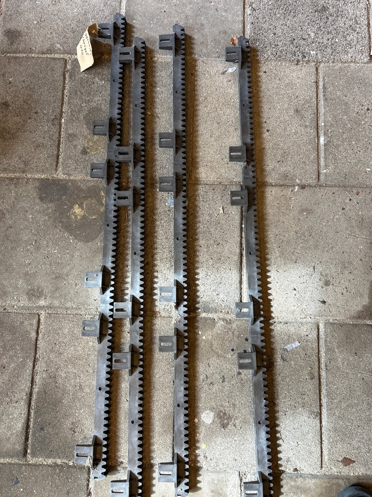 Nieuwe tandheugels voor schuifpoorten 4 meter, Ophalen of Verzenden, Nieuw, Overige materialen, Overige typen