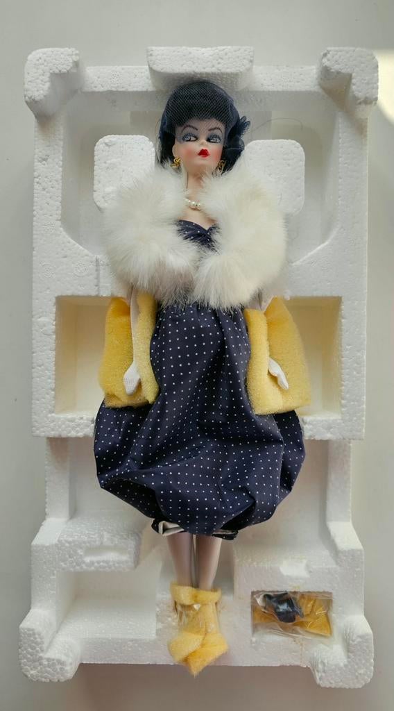 Barbie Gay Parissiene 1959 reproductie porselein, Verzamelen, Ophalen of Verzenden, Zo goed als nieuw, Fashion Doll