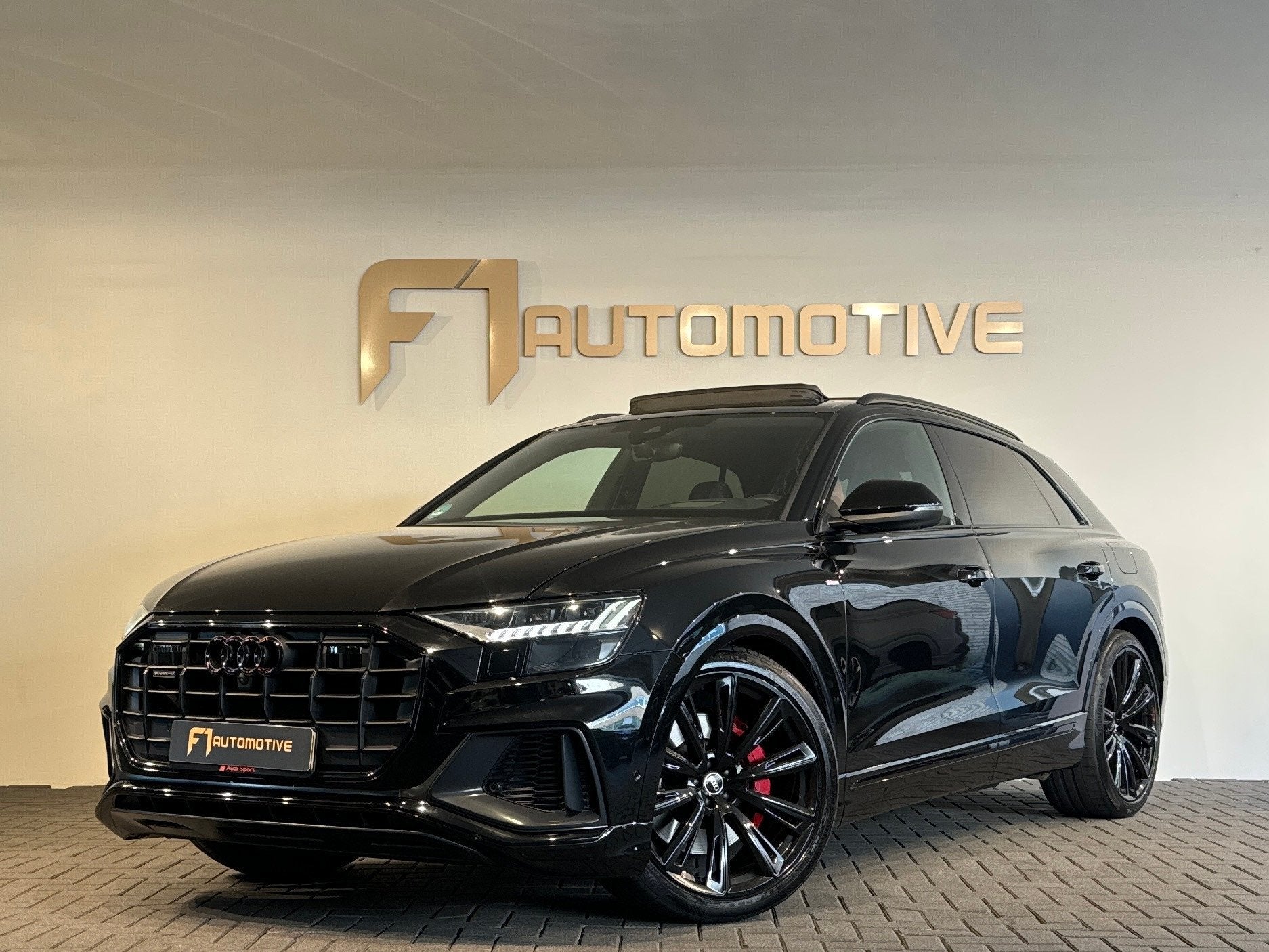 Audi Q8 55 TFSI e quattro S Line Pano|Memory|HuD|Softclose|B, Auto's, Automaat, Dealer onderhouden, 14 kWh, Gebruikt