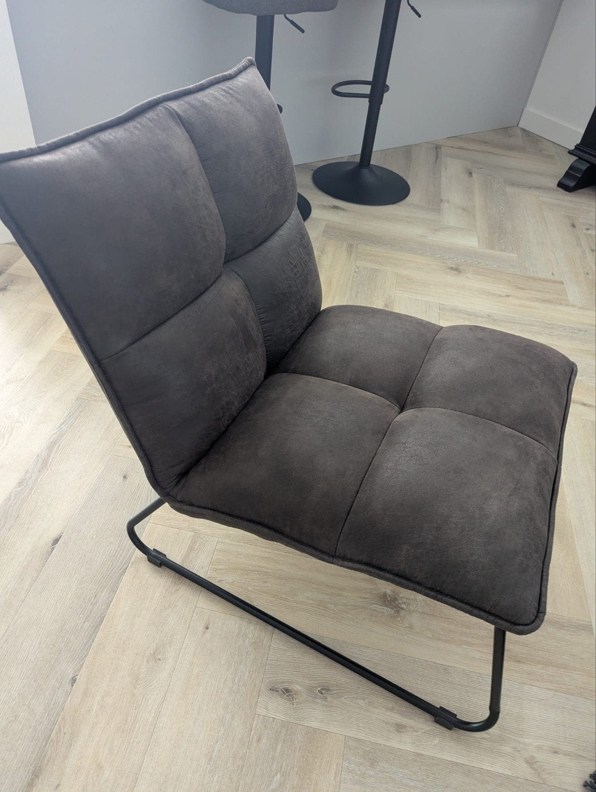 Moderne lounge fauteuil, Huis en Inrichting, Stoelen, Ophalen, Modern, Industrieel, Zo goed als nieuw, Stof