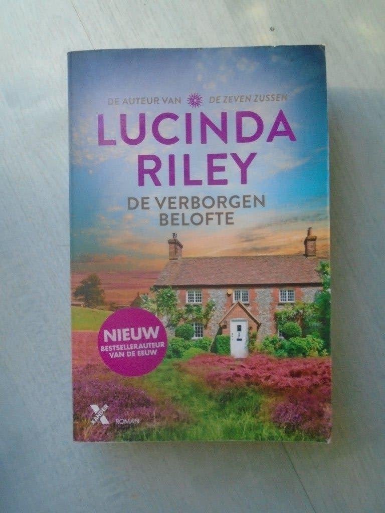 lucinda riley, de verborgen belofte, Ophalen of Verzenden, Zo goed als nieuw, Lucinda Riley