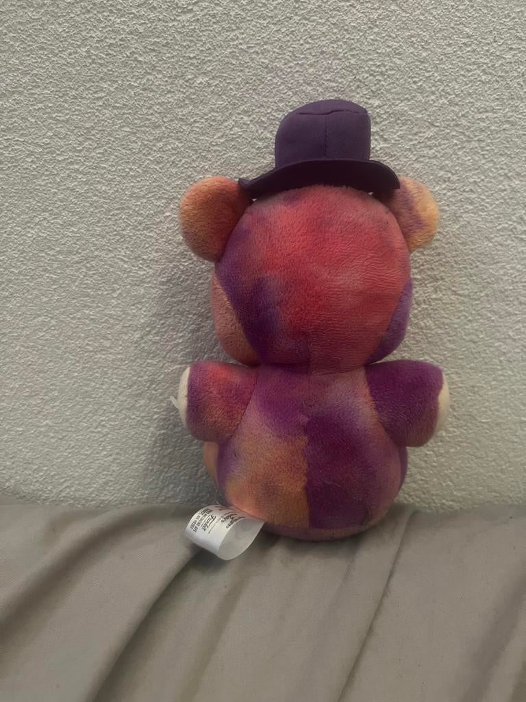 Tie-dye Freddy Fazbear knuffel - Five Nights at Freddy's, Ophalen of Verzenden, Zo goed als nieuw, Beer