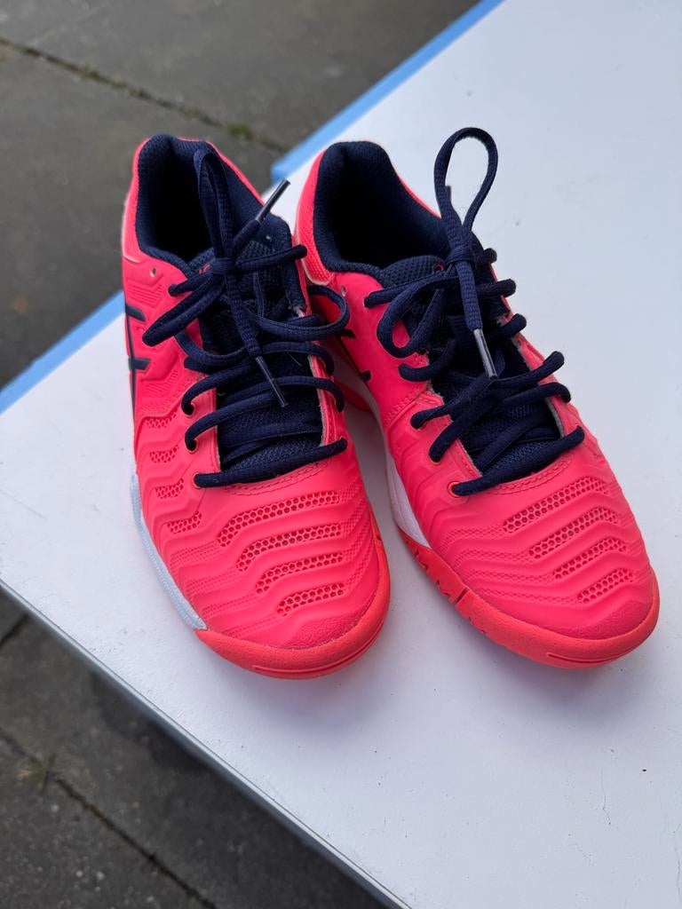 Asics Gel Resolution 7 Zaalschoenen - Maat 34,5, Ophalen of Verzenden, Zo goed als nieuw