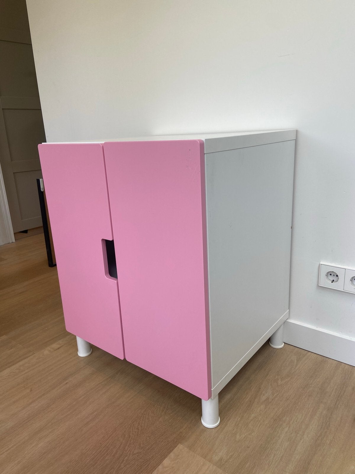 IKEA Stuva kast met roze deuren en poten, Ophalen, Gebruikt