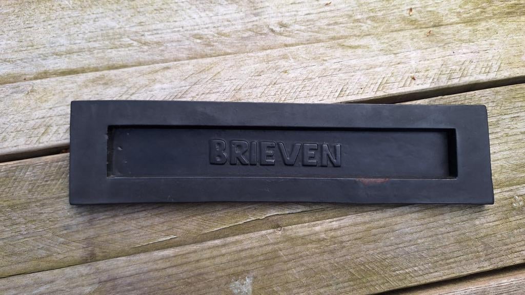 Briefplaat/brievenbusklep, Zaandam/smeedijzer/zwart. Iprst., Tuin en Terras, Brievenbussen, Ophalen of Verzenden