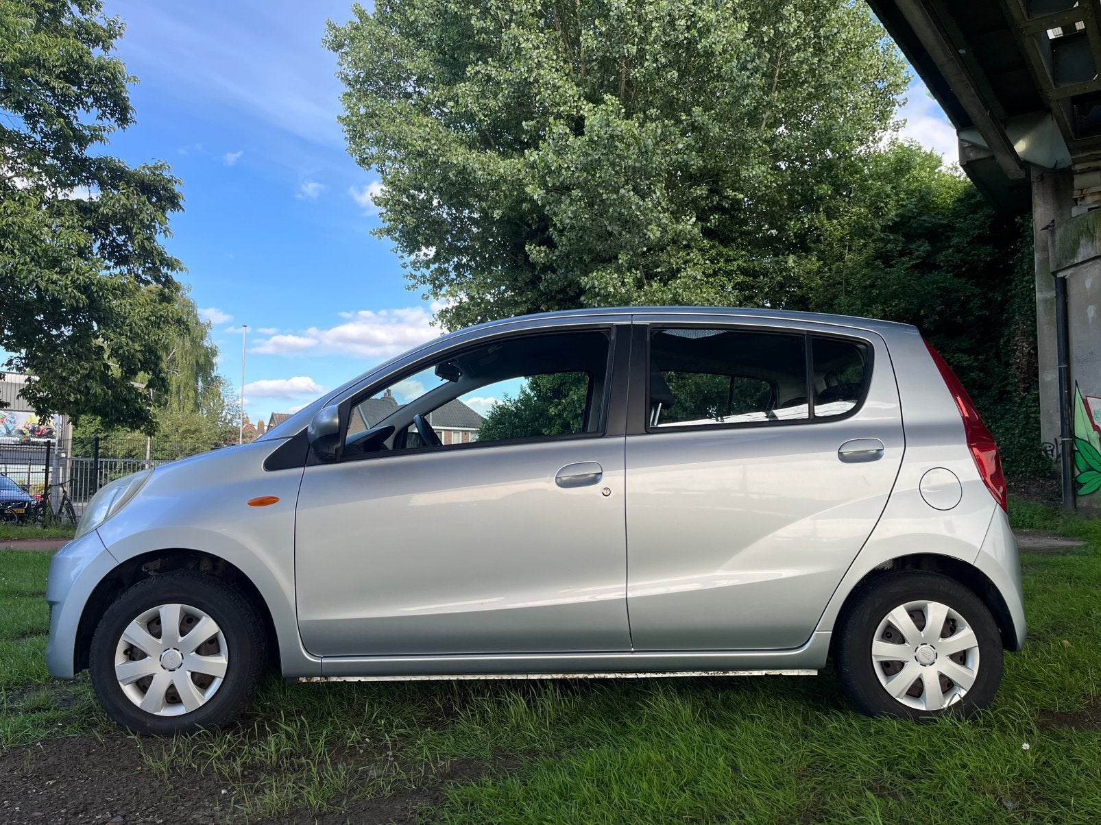 Daihatsu Cuore 1.0 |  5 Deurs | Automaat, Auto's, Daihatsu, Bedrijf, Cuore, Benzine, D, Hatchback, Automaat, Geïmporteerd, Zilver of Grijs
