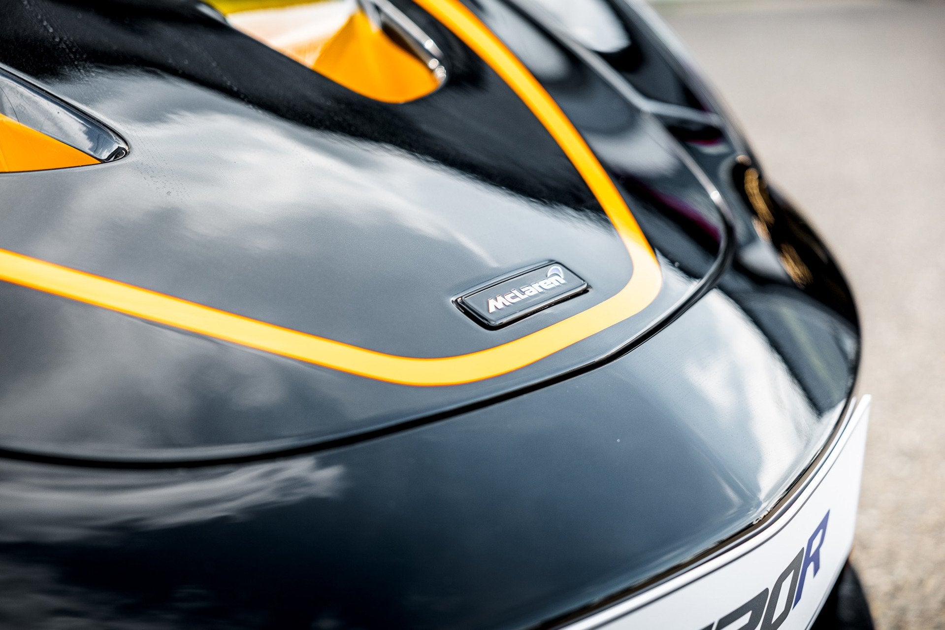 McLaren 620R 3.8 V8 / 1 of 225 / MSO R Pack / Bowers & Wilki, Auto's, Dealer onderhouden, Achterwielaandrijving, Gebruikt, Alcantara