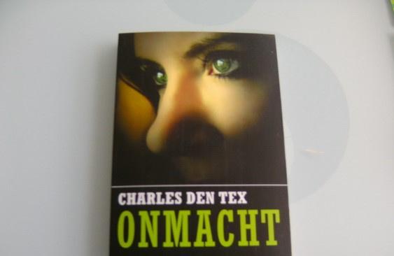Onmacht - Charles den Tex, Boeken, Boekenweekgeschenken, Ophalen of Verzenden, Zo goed als nieuw