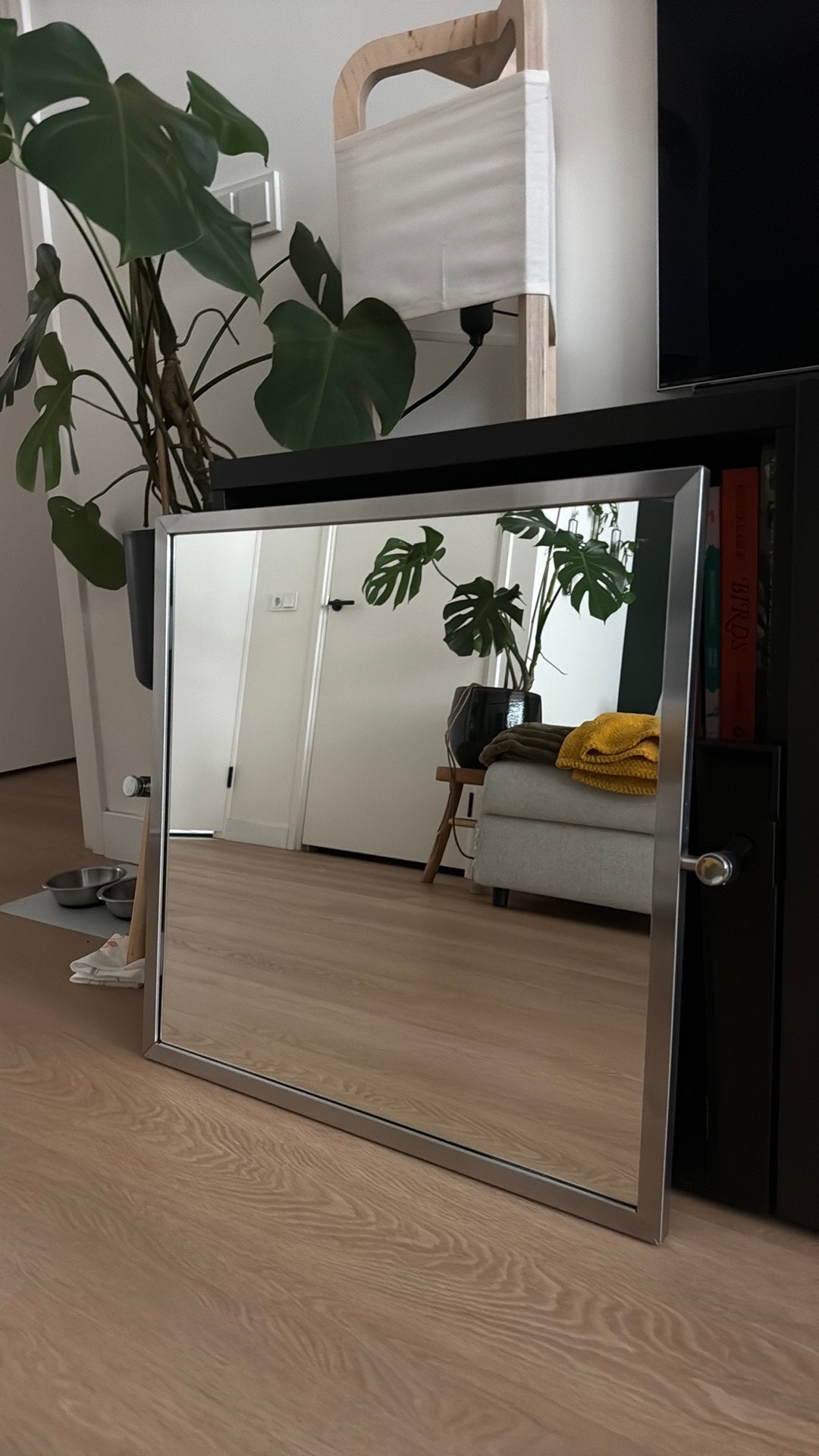 Badkamerspiegel 60x60 cm – verstelbare hoek, Huis en Inrichting, Woonaccessoires | Spiegels, Ophalen, Vierkant, Zo goed als nieuw