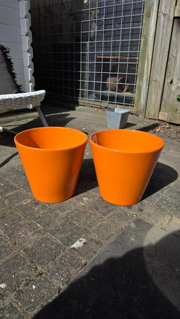 2 Oranje Aardewerk Bloempotten - 27 cm hoog, Ophalen, Overige materialen, Minder dan 30 cm, Minder dan 60 cm