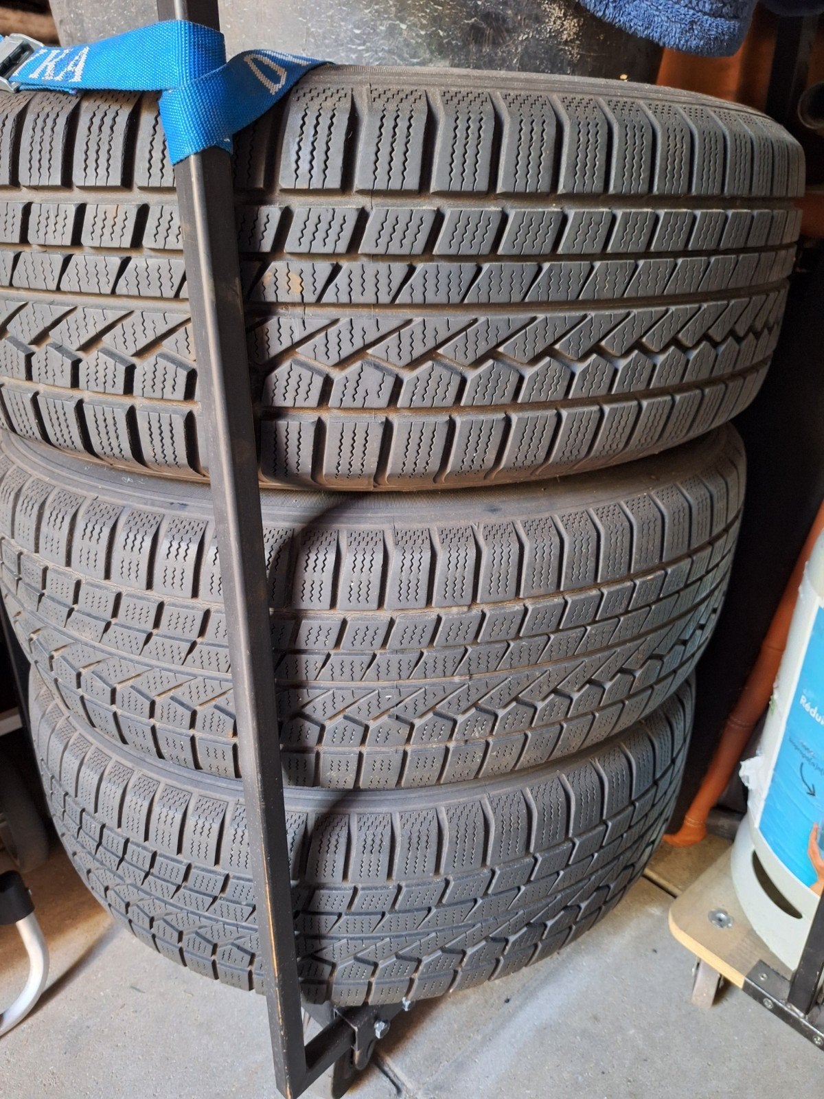 mitsubishi winterbanden + wielen, 215 mm, 16 inch, Banden en Velgen, Winterbanden