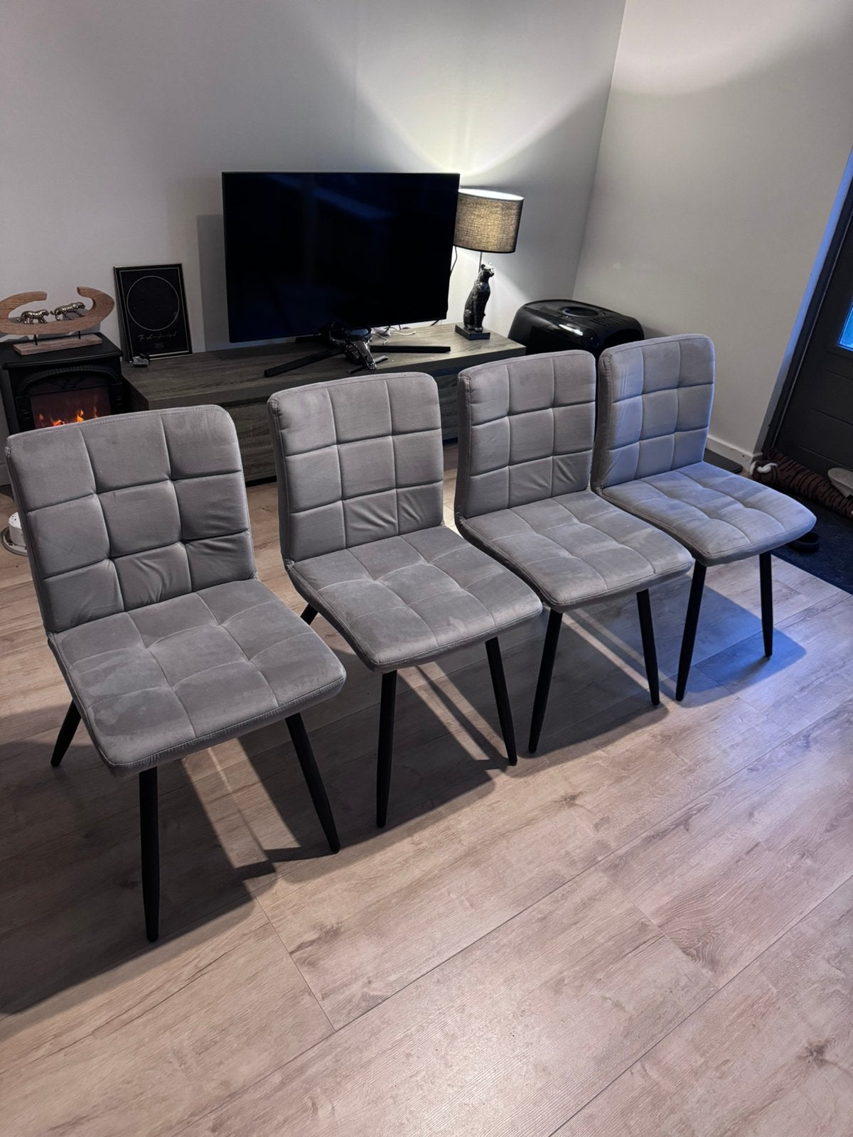 Velvet Eetkamer stoelen grijz, Ophalen, Overige materialen, Zo goed als nieuw, Vier