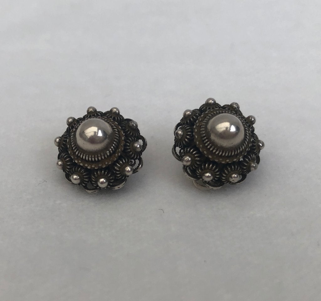 zilveren zeeuwse knop oorclips oorbellen, Ophalen of Verzenden, Zilver, Oorbellen