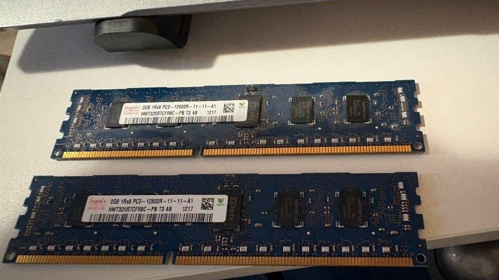 2 x 2 gb DDR3 ECC server geheugen Hynix, Gebruikt, Server, DDR3, Ophalen of Verzenden