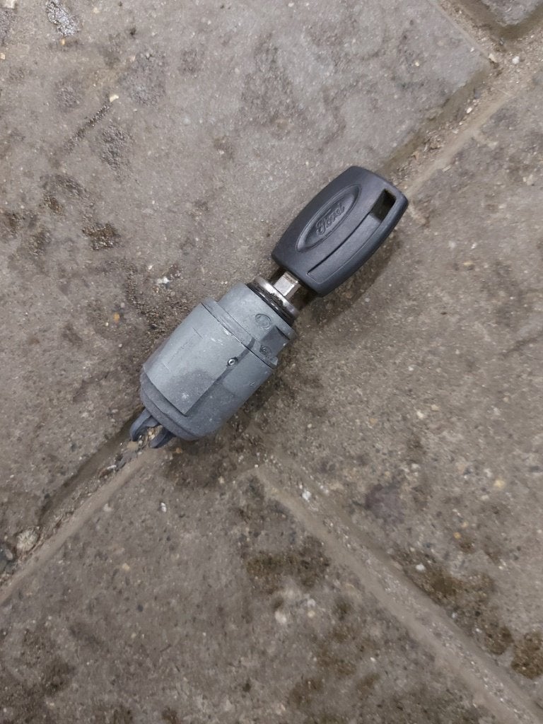 Motorkap slot met sleutel Focus 2006, Ophalen of Verzenden