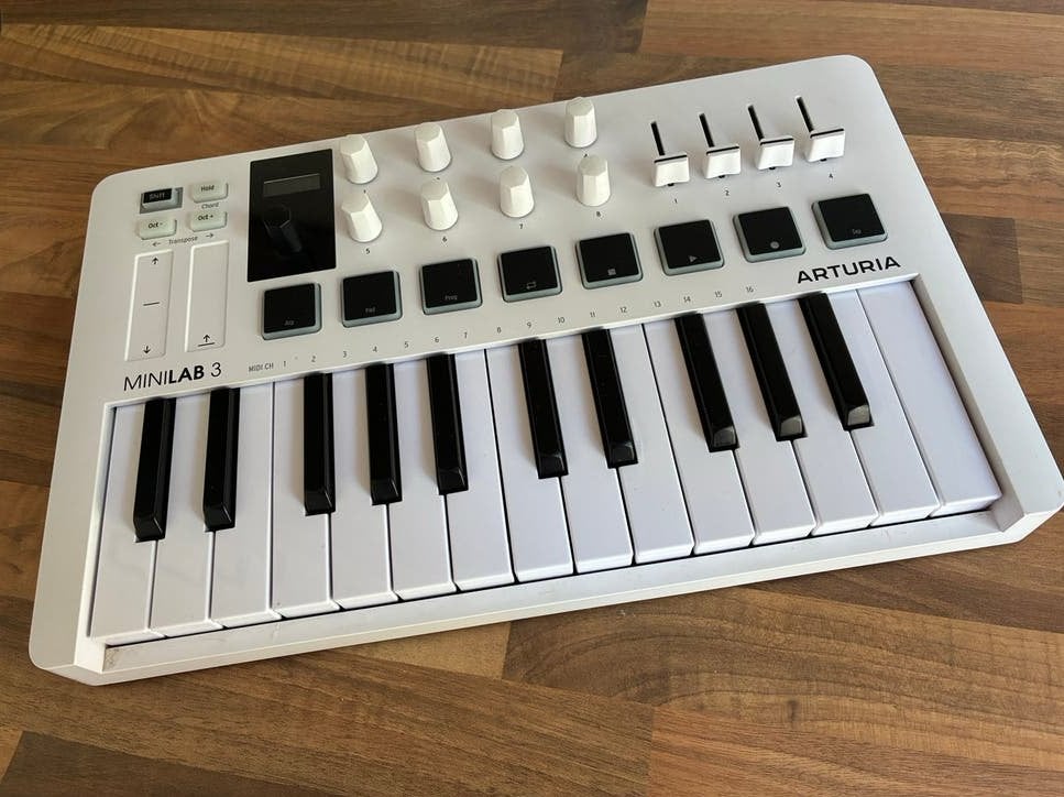 Arturia MiniLab 3 MIDI Keyboard Controller met USB-C kabel, Muziek en Instrumenten, Midi-apparatuur, Ophalen of Verzenden, Zo goed als nieuw