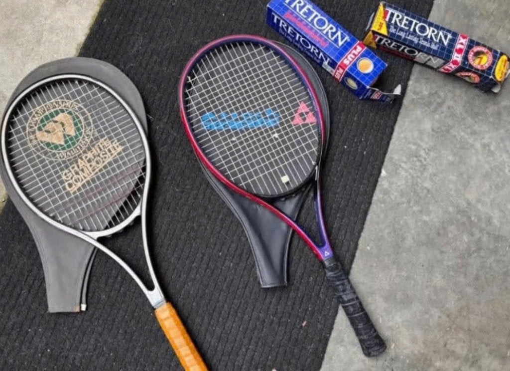 Professionele tennisuitrusting: 2 rackets, ballen  + tas, Sport en Fitness, Tennis, Ophalen of Verzenden, Zo goed als nieuw, Tas