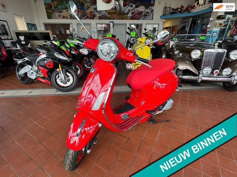 Vespa Primavera RED 50 Edition 45km E5+ NIEUW BETAAL met in3, Overige modellen, V
v  v, NL, 49 cc, Gebruikt