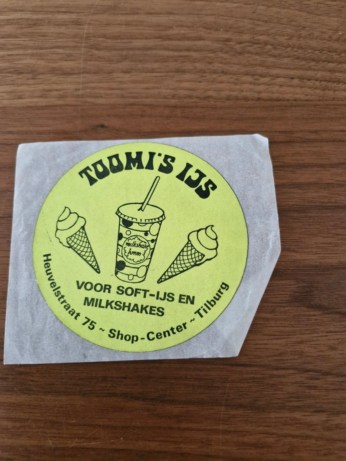 11155 Vintage Toomi's IJs Sticker - Tilburg, Ophalen of Verzenden, Gebruikt, Bedrijf of Vereniging