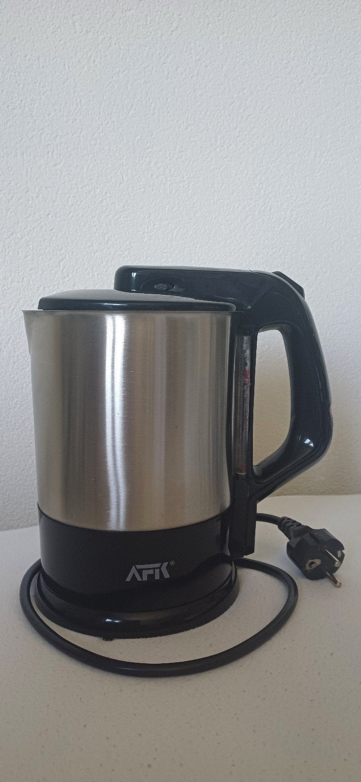 AFK Waterkoker - 1.5L RVS met draad, 1 tot 2 liter, Ophalen, Zo goed als nieuw, Rvs
