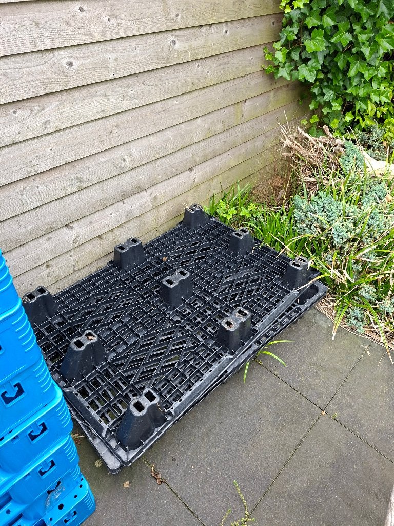 Kunstof pallets, Ophalen, Zo goed als nieuw