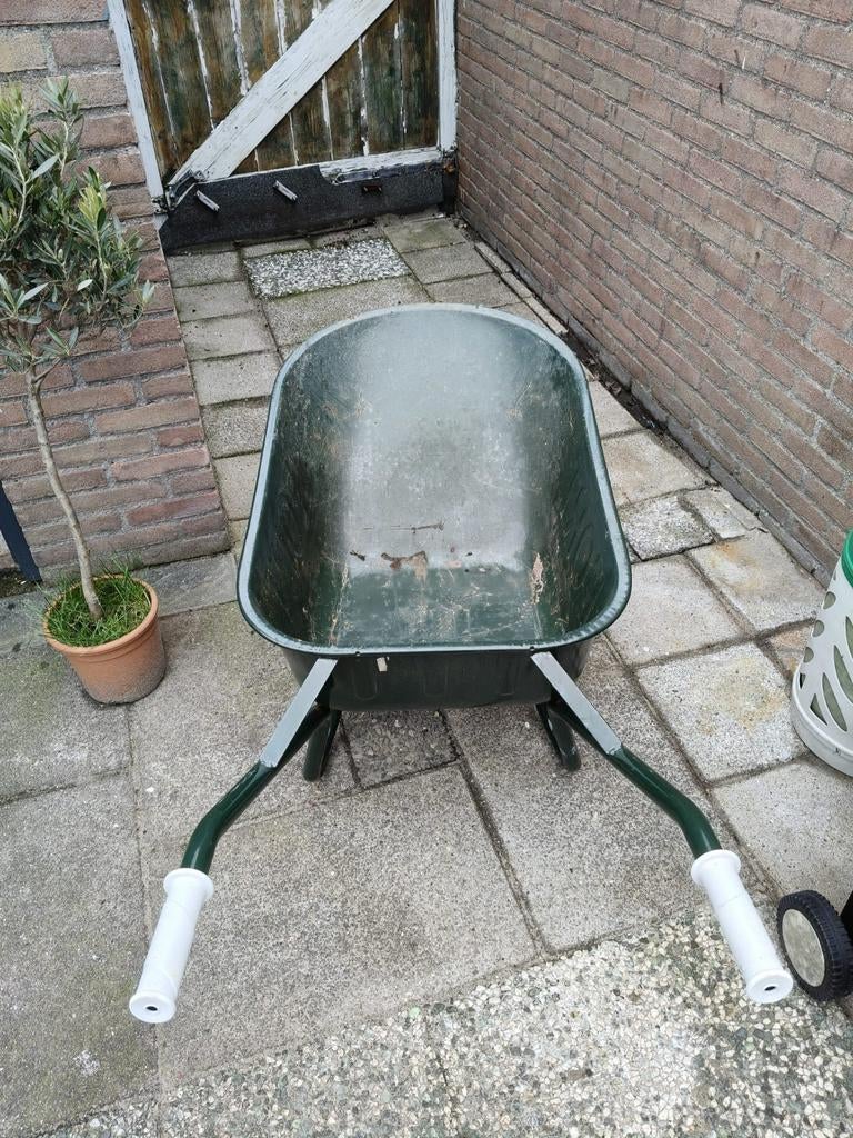 Stevige kruiwagen - Ideaal voor tuin en bouw, Ophalen, Handmatig, FORT, Gebruikt