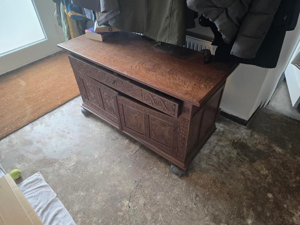 Houten kast met lades en deuren, Ophalen