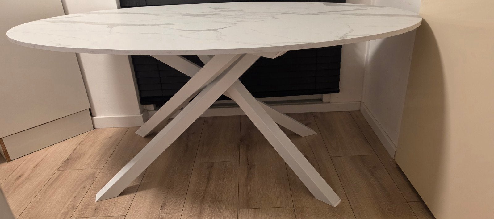 Marmerlook eettafel ,  ovaal wit , mariedamm, Ophalen, Overige materialen, Nieuw, 50 tot 100 cm
