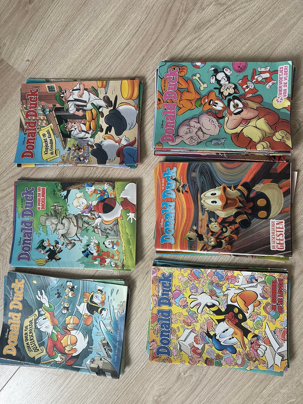 Donald Duck weekbladen - 47 stuks uit 2025, Meerdere stripboeken, Ophalen, Gelezen