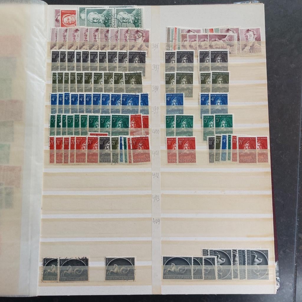 Oude postzegels Nederland in aantallen (15), Postzegels en Munten, Postzegels | Volle albums en Verzamelingen, Ophalen of Verzenden
