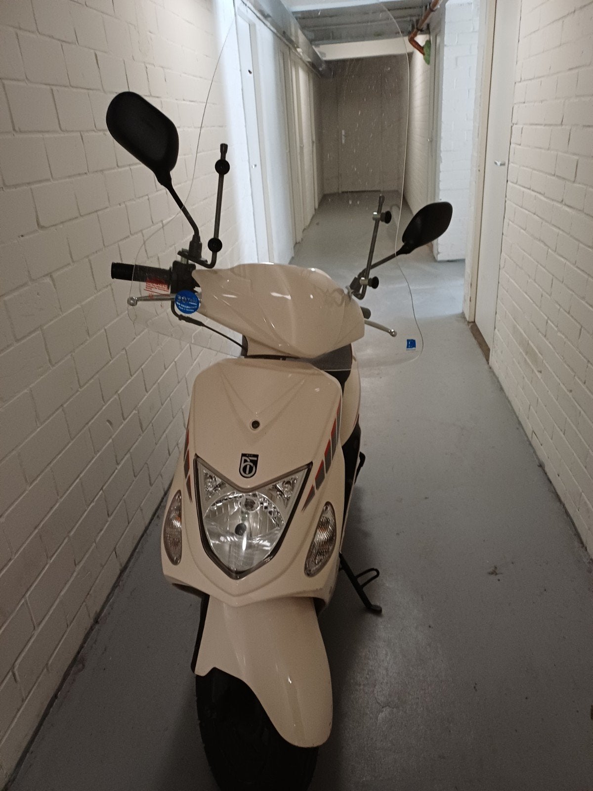 BTC City Scooter - Wit, Weinig kilometers, Inclusief slot, Ophalen, Gebruikt, Benzine, Overige merken