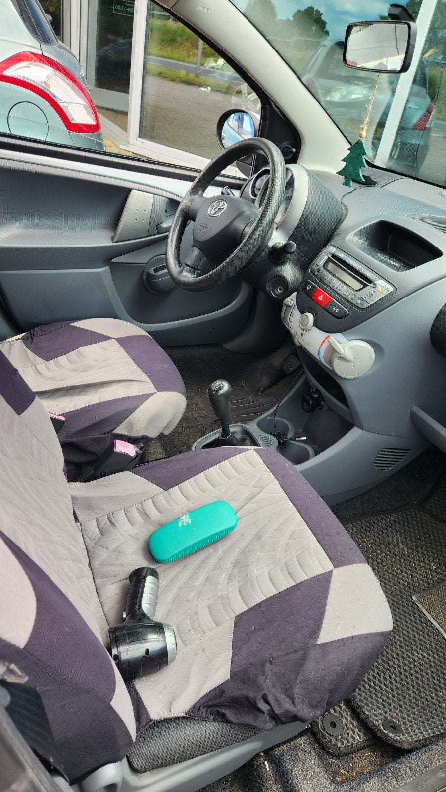 Toyota Aygo 1.0 12V Vvt-i 5DRS 2006 Grijs, Auto's, Toyota, Voorwielaandrijving, 4 stoelen, 68 pk, Handgeschakeld