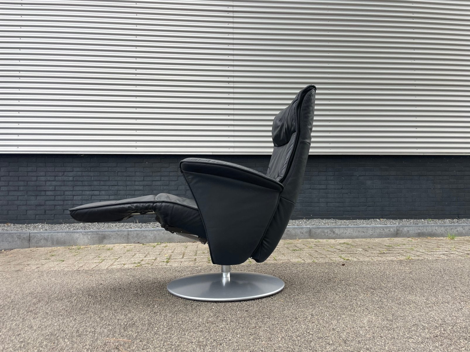 Nette zwarte leren relax fauteuil / relax stoel draaibaar, Huis en Inrichting, Fauteuils, Minder dan 75 cm, Ophalen of Verzenden