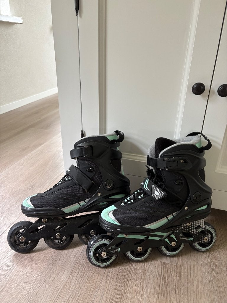 Skeelers, Sport en Fitness, Skeelers, Dames, Zo goed als nieuw, Inline skates 4 wielen, Ophalen