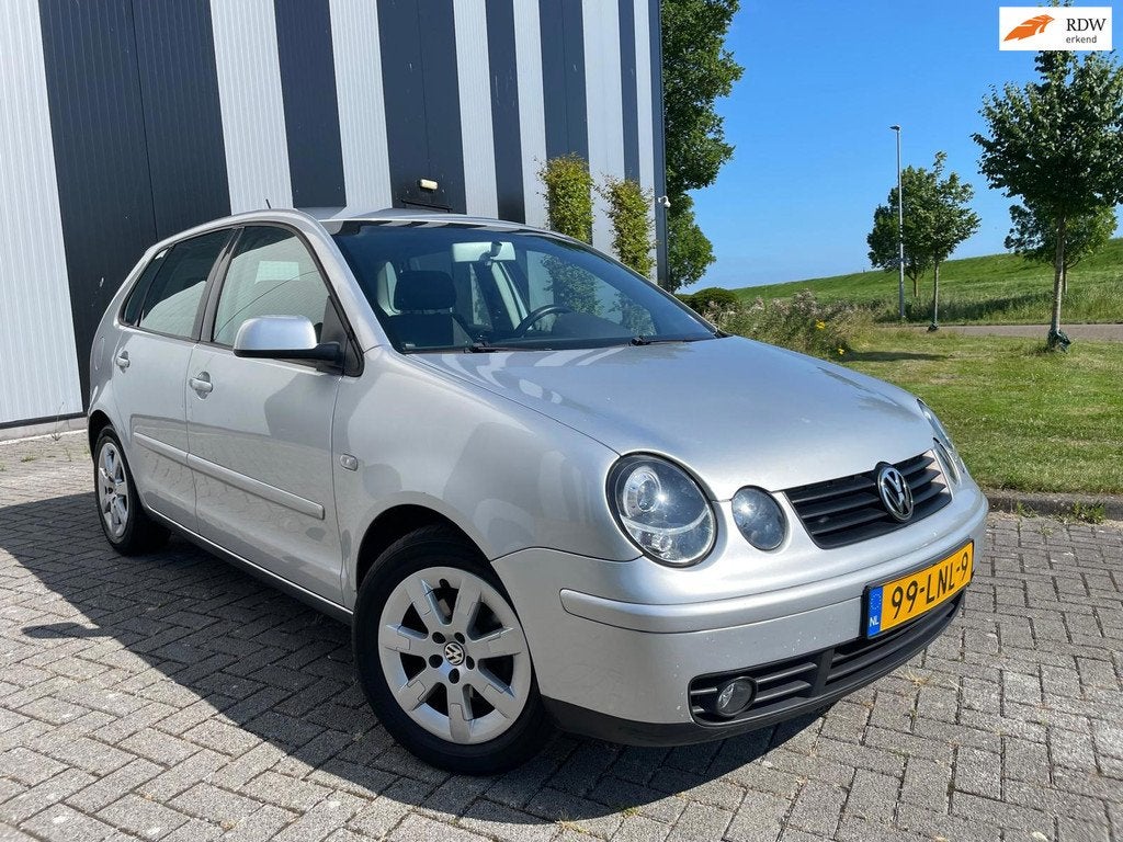 Volkswagen Polo 1.4-16V Comfortline Clima-Carplay-Lmv-Trekha, Voorwielaandrijving, 4 cilinders, Bedrijf, Handgeschakeld