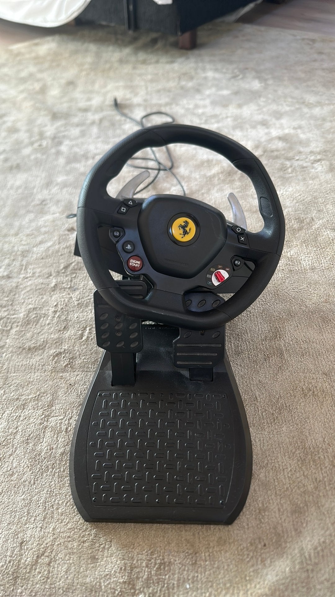 Racestuur met pedalen Thrustmaster Ferrari, Ophalen of Verzenden, Gebruikt, Stuur of Pedalen, PlayStation 5