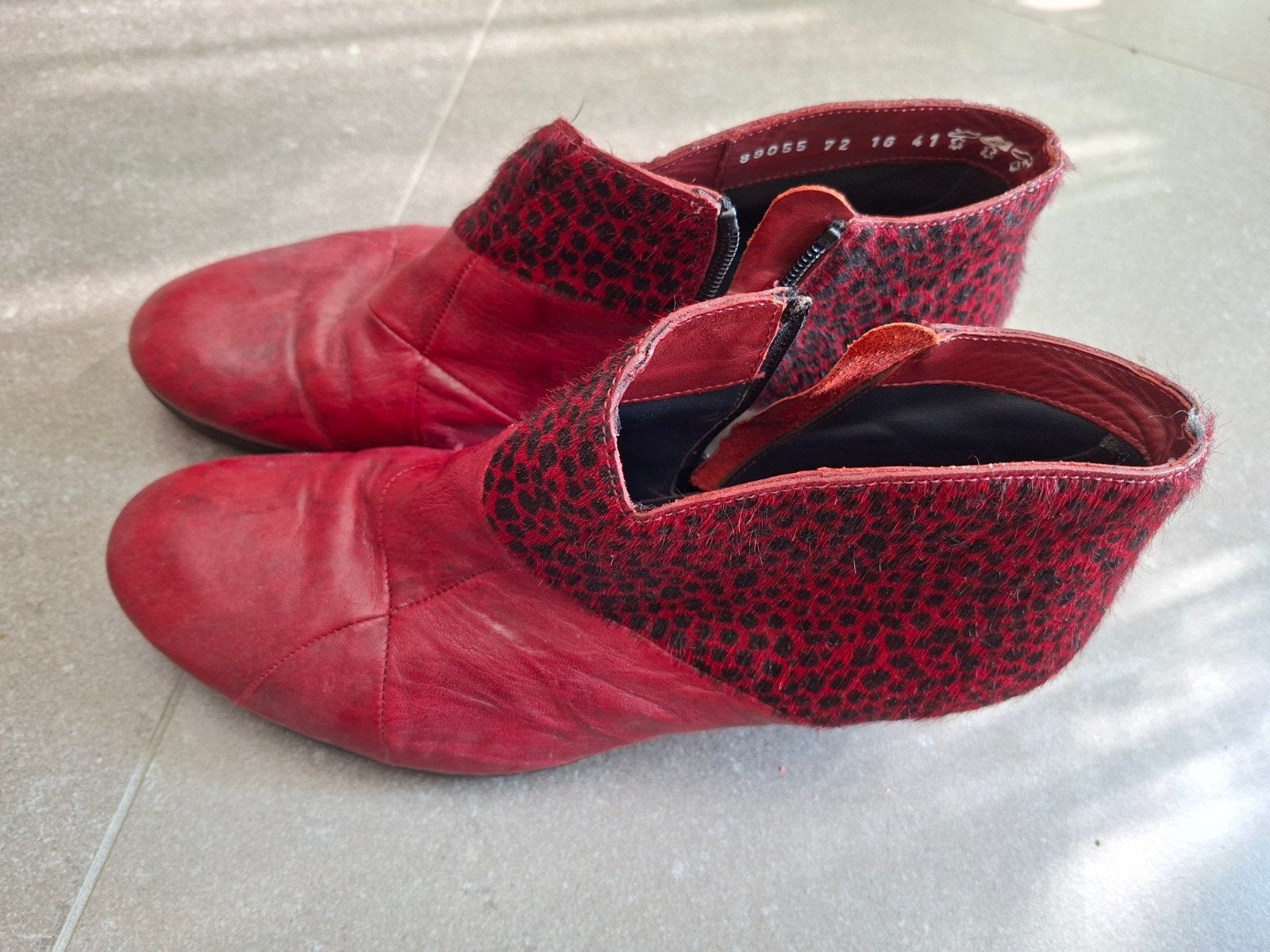 think schoenen 41 rood, Think!, Lage of Enkellaarzen, Ophalen of Verzenden, Zo goed als nieuw