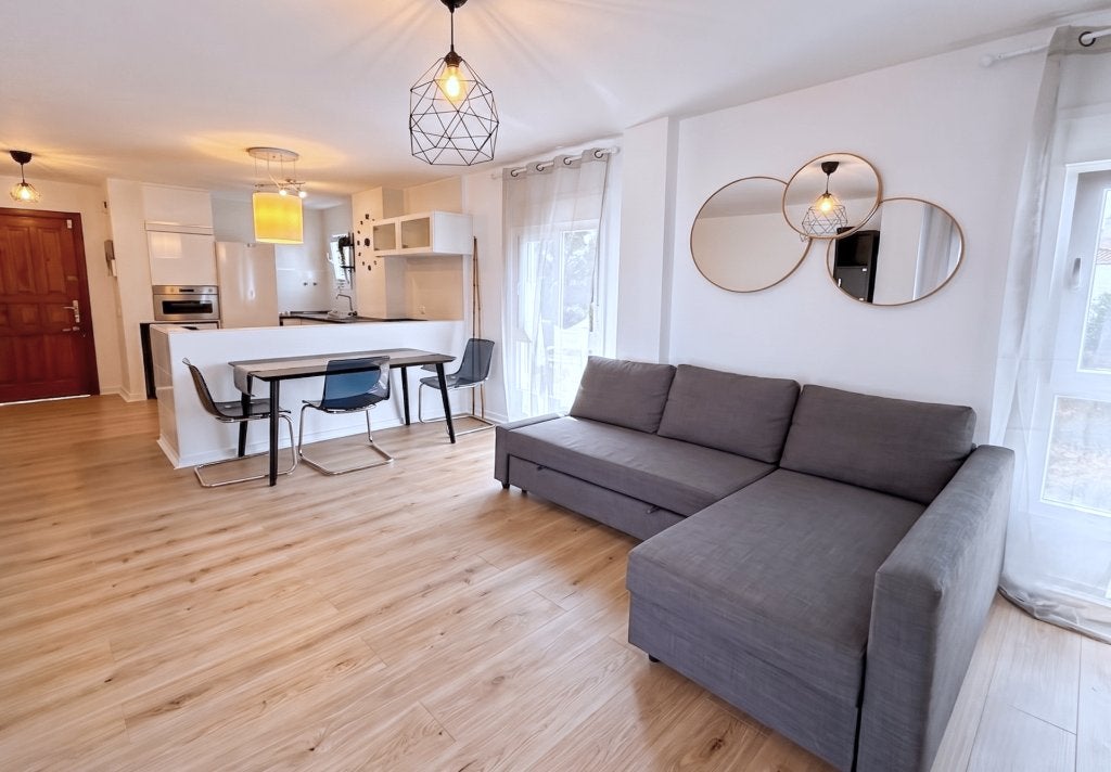 Duplex Penthouse dichtbij zandstrand van Elviria., Huizen en Kamers, 96 m², Spanje, Stad, Appartement