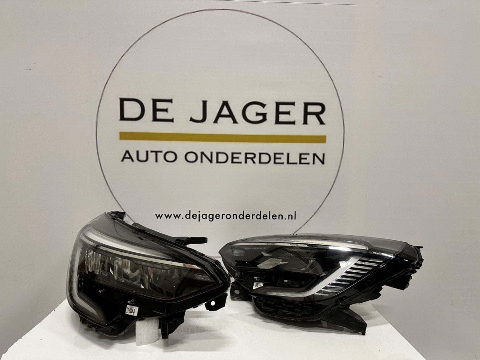 RENAULT CLIO V 5 KOPLAMPEN LED PURE VISION SET LINKS RECHTS, Renault Group, Gebruikt, Contact.group@renault.com, Renault
