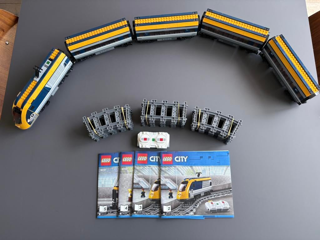 Lego trein 60197 met extra wagons, City, Lego, Ophalen of Verzenden, Zo goed als nieuw